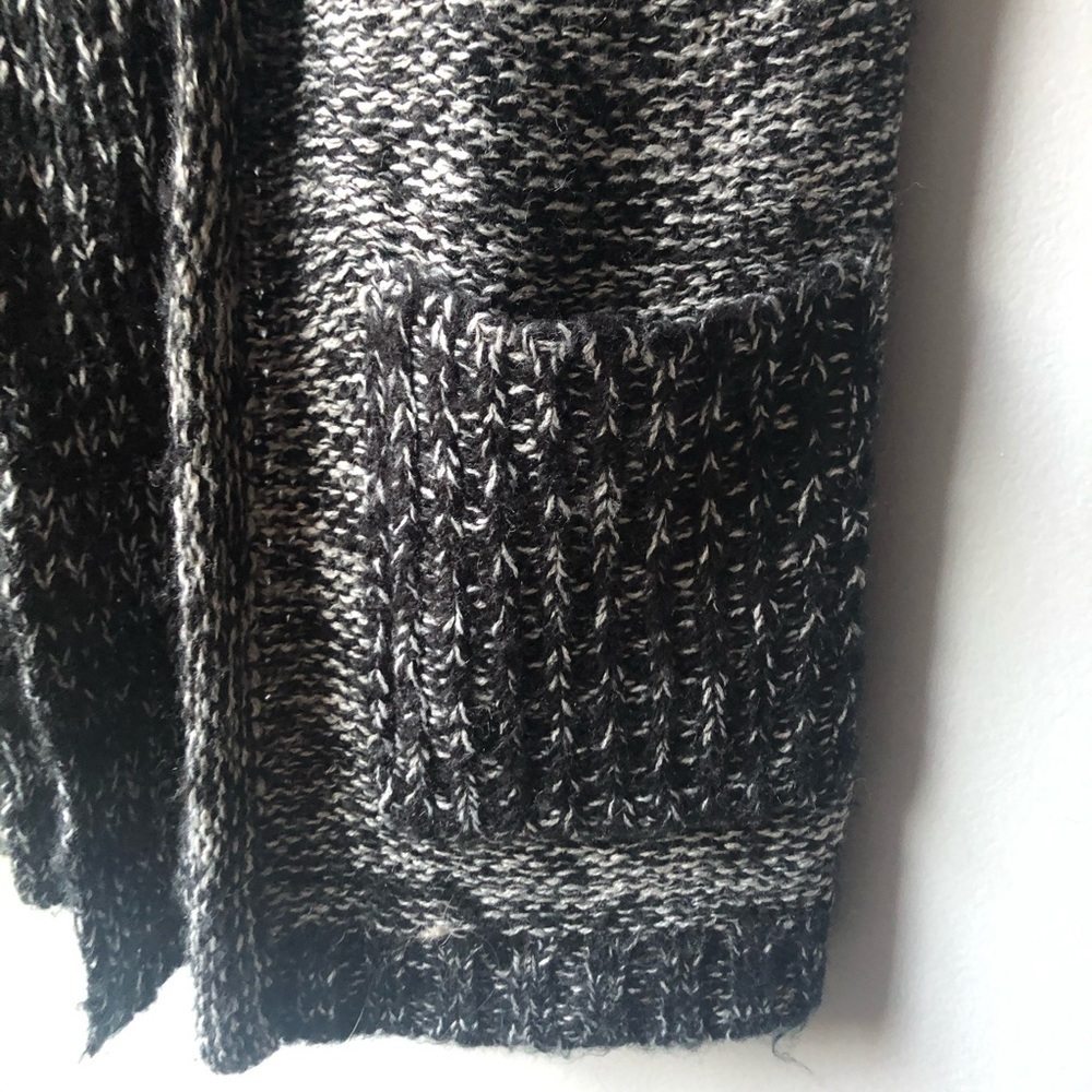 Derek Heart Cardigan Vest w/ attached scarf Sz Med - Picture 8 of 9